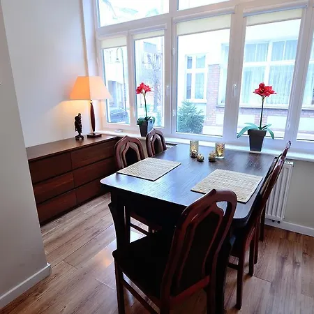 Przestronny Apartament Victus Blisko Molo By Noclegi Renters Lägenhet *