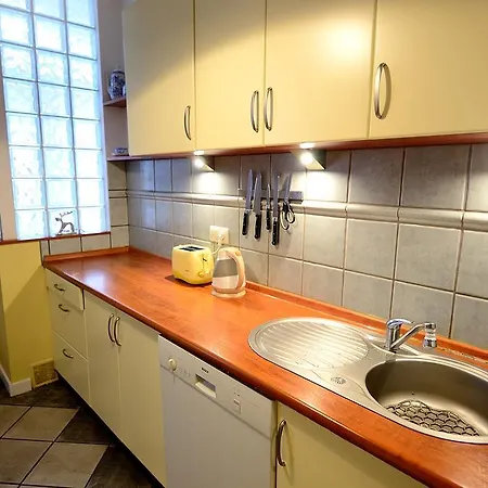 Victus Apartamenty, Adams *