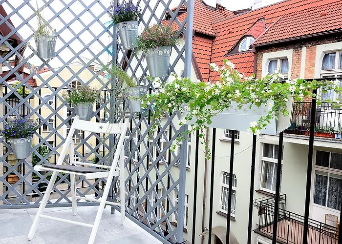 Victus Apartamenty, Adams *